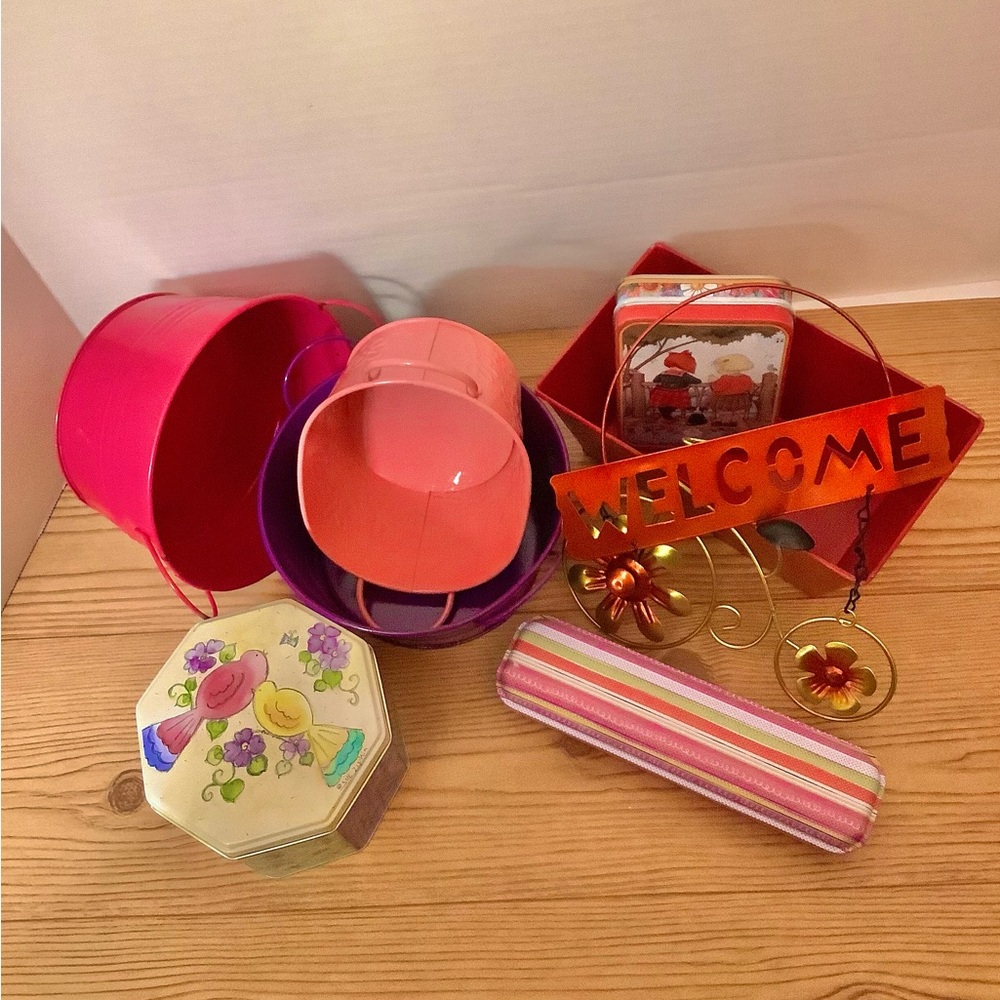 8pc Colorful Decorative Tins